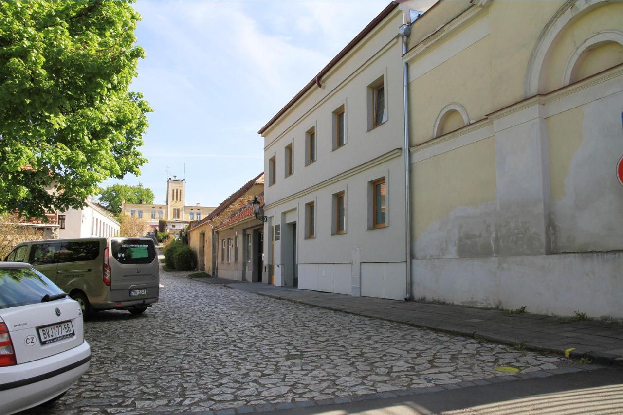 Velovino Apartman Mikulov Dış mekan fotoğraf