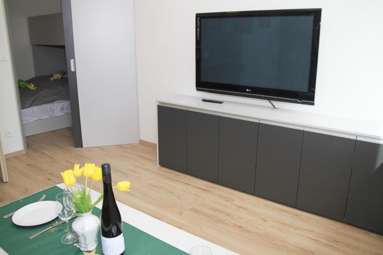 Velovino Apartman Mikulov Dış mekan fotoğraf